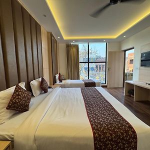 Luxury Triple Room